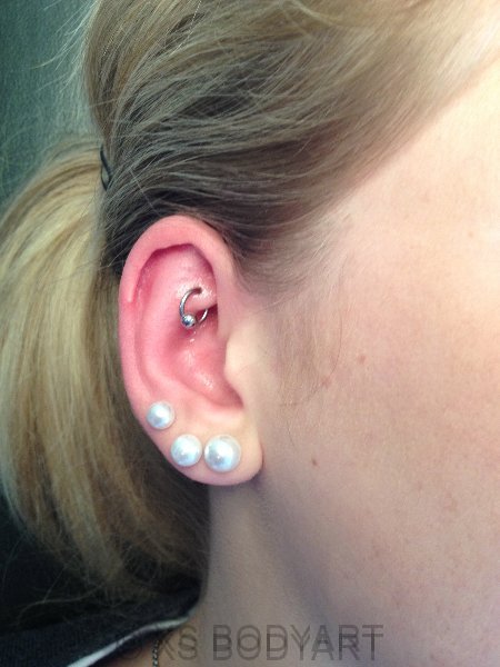 Helix Piercing bei XS Piercing