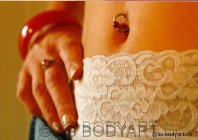 Bauchnabel Piercing